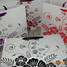 义乌市实智包装盒厂 专业纸制品手提袋、工艺袋、纸袋加工服务